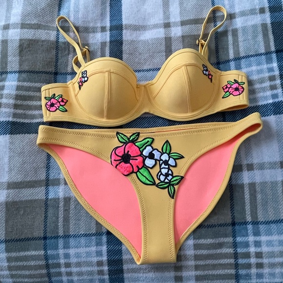 triangl swimwear Other - Triangl neoprene embroidered bikini